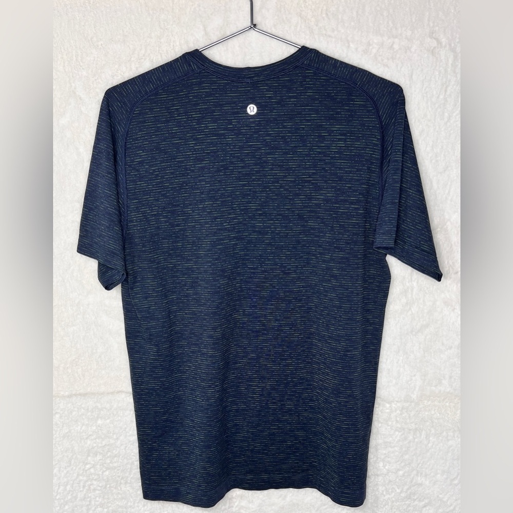 Lululemon Athletica Dark Blue with Green Tee - Picture 5 of 5